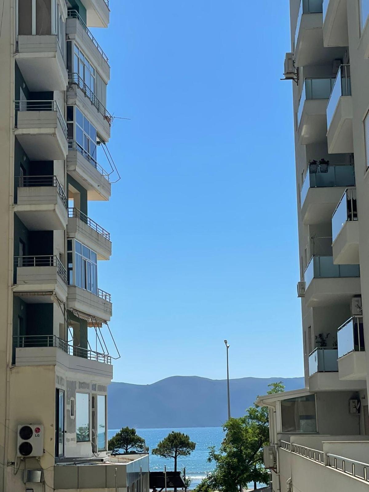 Hotel Patio Vlorë Esterno foto